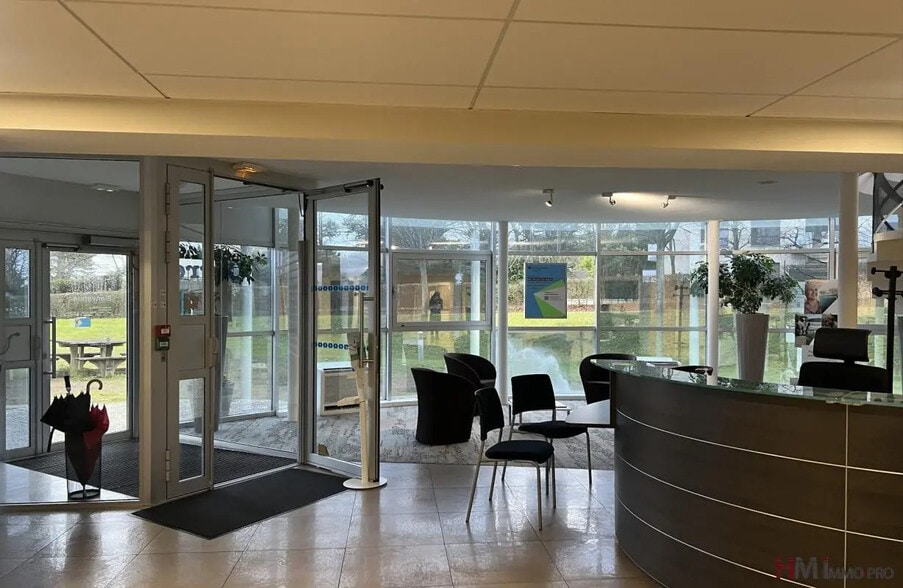 Bureau dans Mont-Saint-Aignan à louer - Photo de l’immeuble – Image 3 sur 8