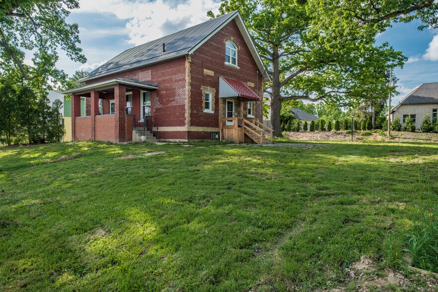 6487 Hills and Dales Rd NW, Canton, OH à vendre - Photo de l’immeuble – Image 2 sur 16