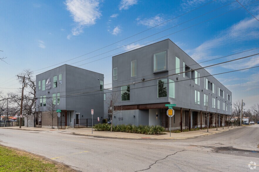 707 W Commerce St, Dallas, TX à vendre - Photo de l’immeuble – Image 3 sur 32
