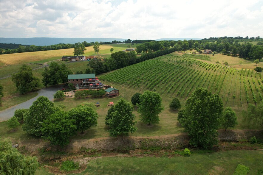 2110 Quicksburg Rd, Quicksburg, VA à vendre - Photo de l’immeuble – Image 1 sur 63
