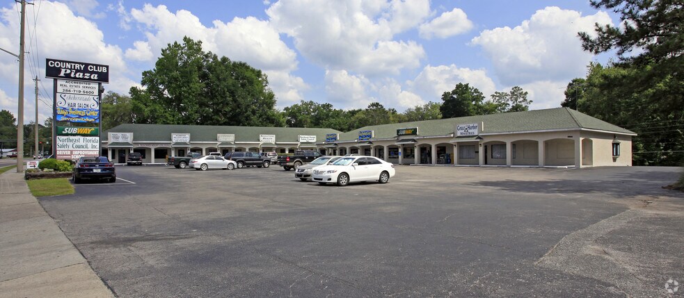 1686 SE Baya Dr, Lake City, FL à louer - Photo principale – Image 1 sur 4
