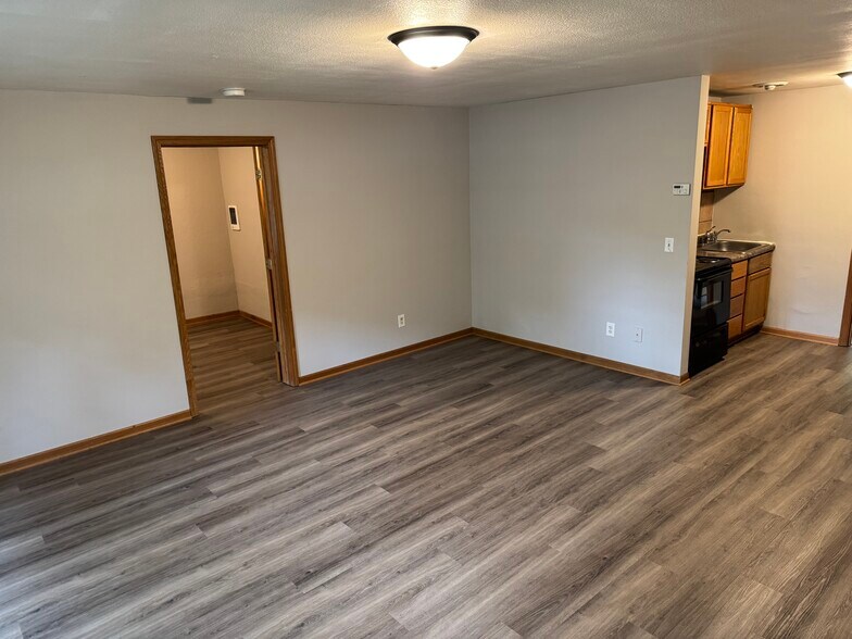 12820 Dupont Ave, Burnsville, MN à vendre - Photo intérieure – Image 3 sur 7