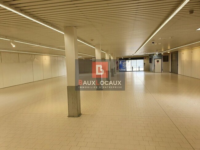 Plus de détails pour Local commercial à louer