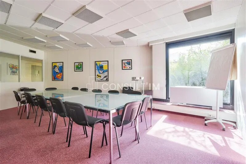 Bureau dans Saint-Cloud à vendre - Photo intérieure – Image 1 sur 8