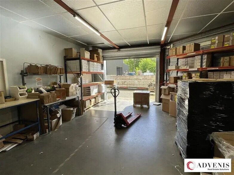 Local d’activités dans Gradignan à louer - Photo de l’immeuble – Image 3 sur 11