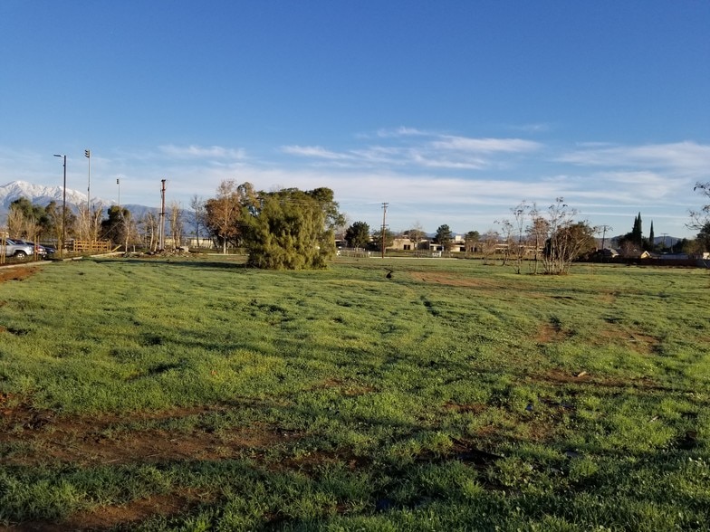Bellgrave Ave & Etiwanda Ave, Jurupa Valley, CA à louer - Photo de l’immeuble – Image 3 sur 6