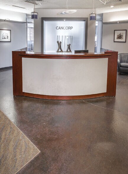 602 12th Ave SW, Calgary, AB à louer - Hall d’entrée – Image 3 sur 6