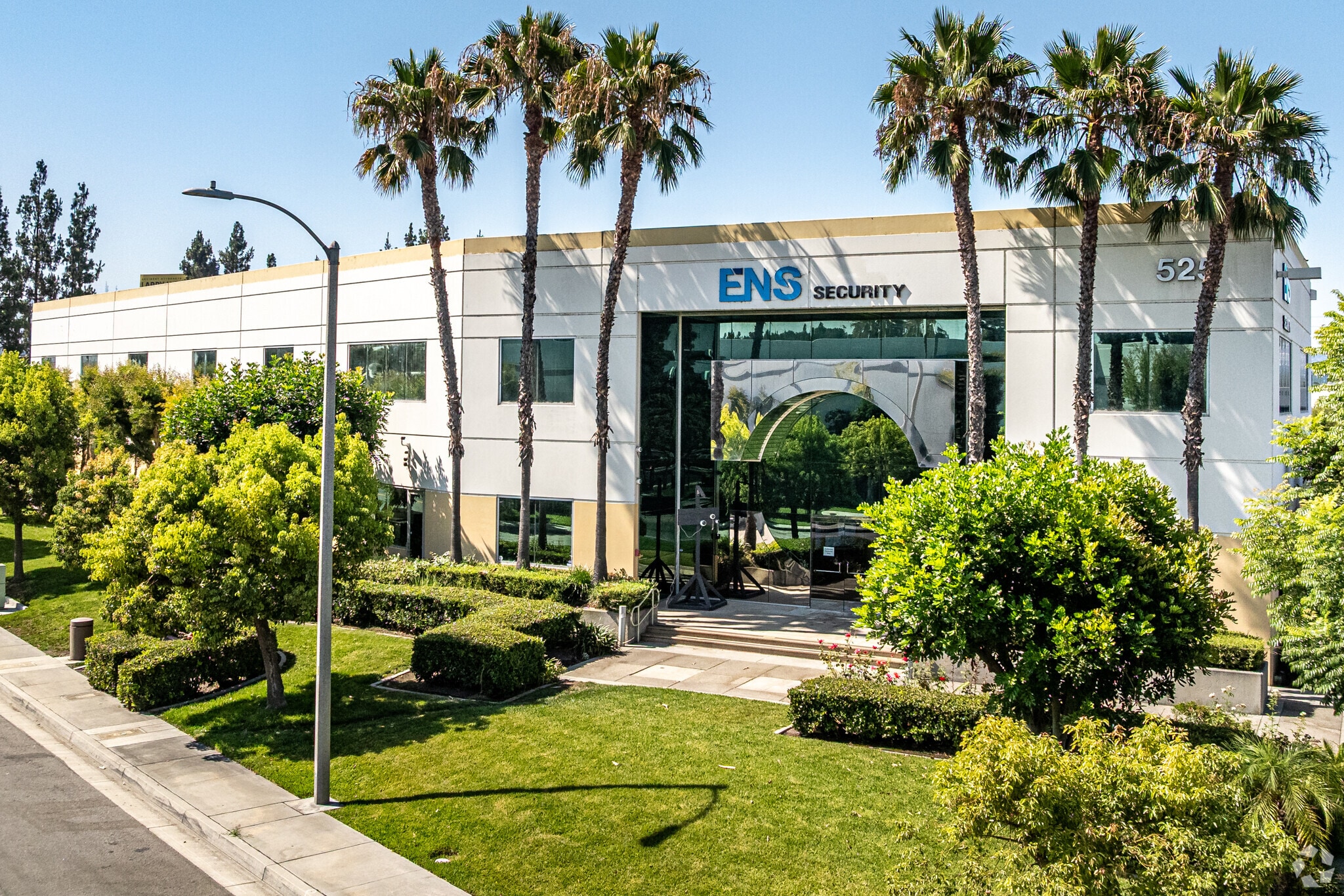 525 Parriott Pl, City of Industry, CA à louer Photo principale– Image 1 sur 7