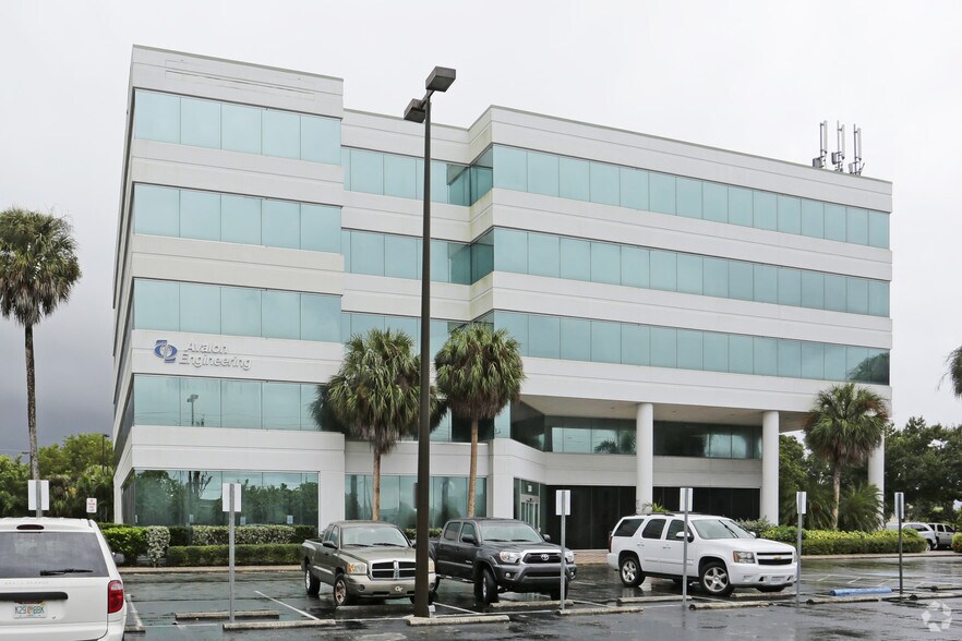 2503 Del Prado Blvd S, Cape Coral, FL à louer - Photo de l’immeuble – Image 3 sur 82