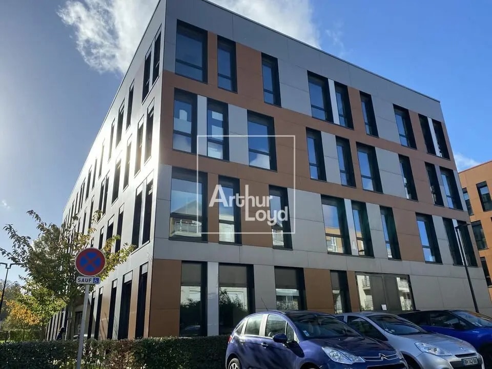 Bureau dans Lieusaint à louer Photo de l’immeuble– Image 1 sur 2