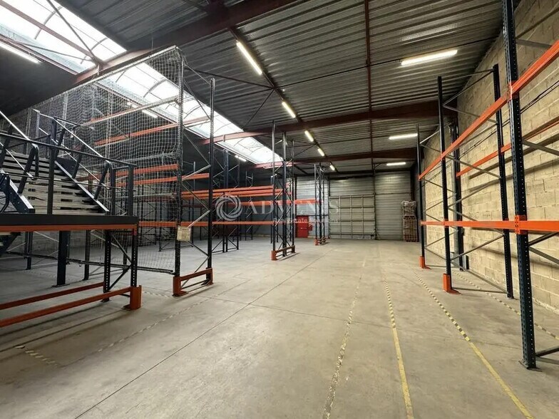 Local d’activités dans Saint-Soupplets à louer - Photo intérieure – Image 2 sur 23