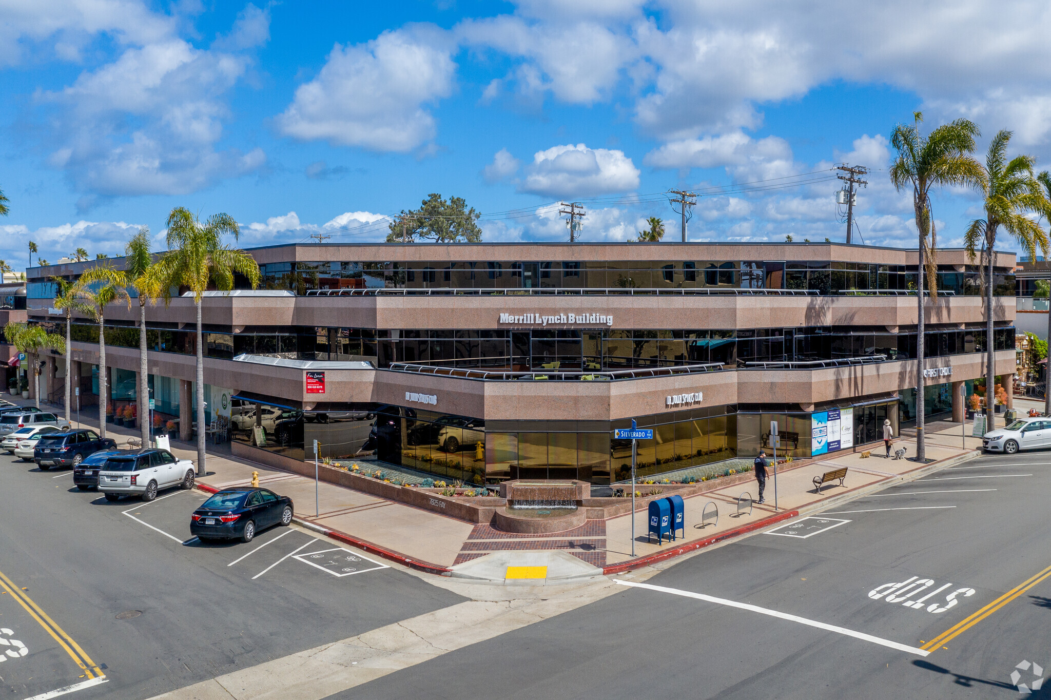 7825 Fay Ave, La Jolla, CA à louer Photo de l’immeuble– Image 1 sur 15