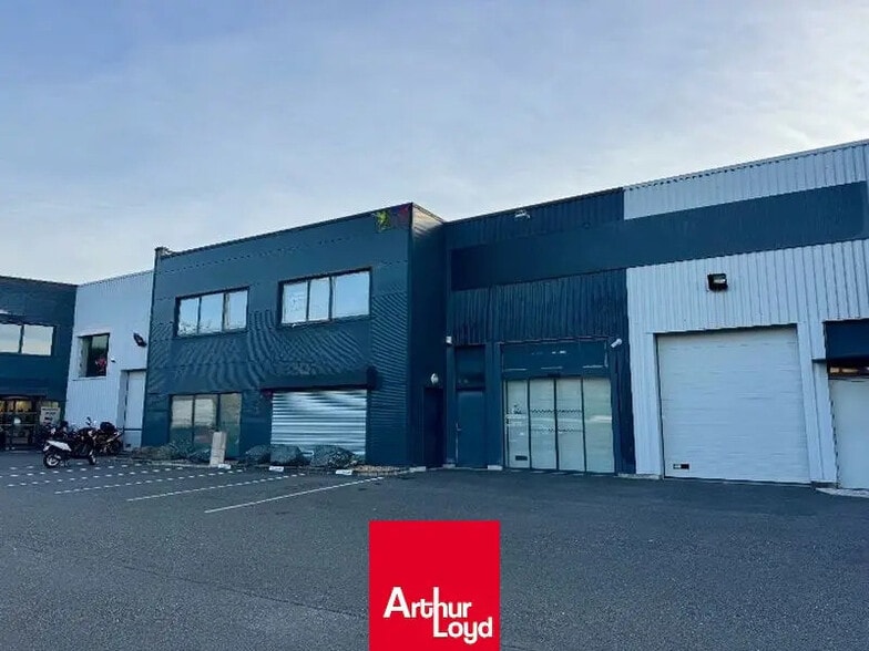 Local d'activités dans LES OLMES à vendre - Photo de l’immeuble – Image 1 sur 6