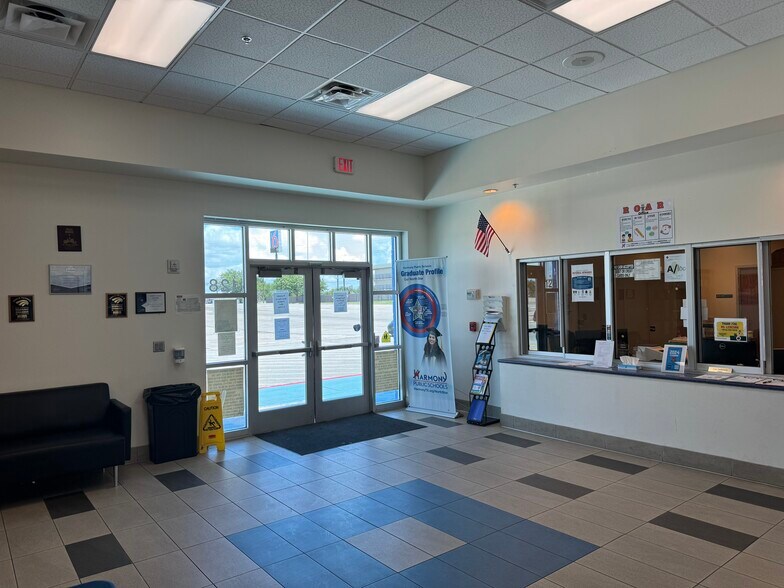 2015 SW Loop 410, San Antonio, TX à louer - Photo de l’immeuble – Image 2 sur 18