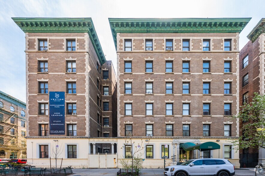 320 Manhattan Ave, New York, NY à vendre - Photo de l’immeuble – Image 2 sur 6
