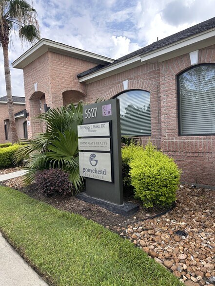 5527 Louetta Rd, Spring, TX à louer - Photo de l’immeuble – Image 2 sur 4