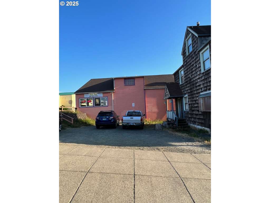 1437 NW Highway 101, Lincoln City, OR à vendre Photo principale– Image 1 sur 3