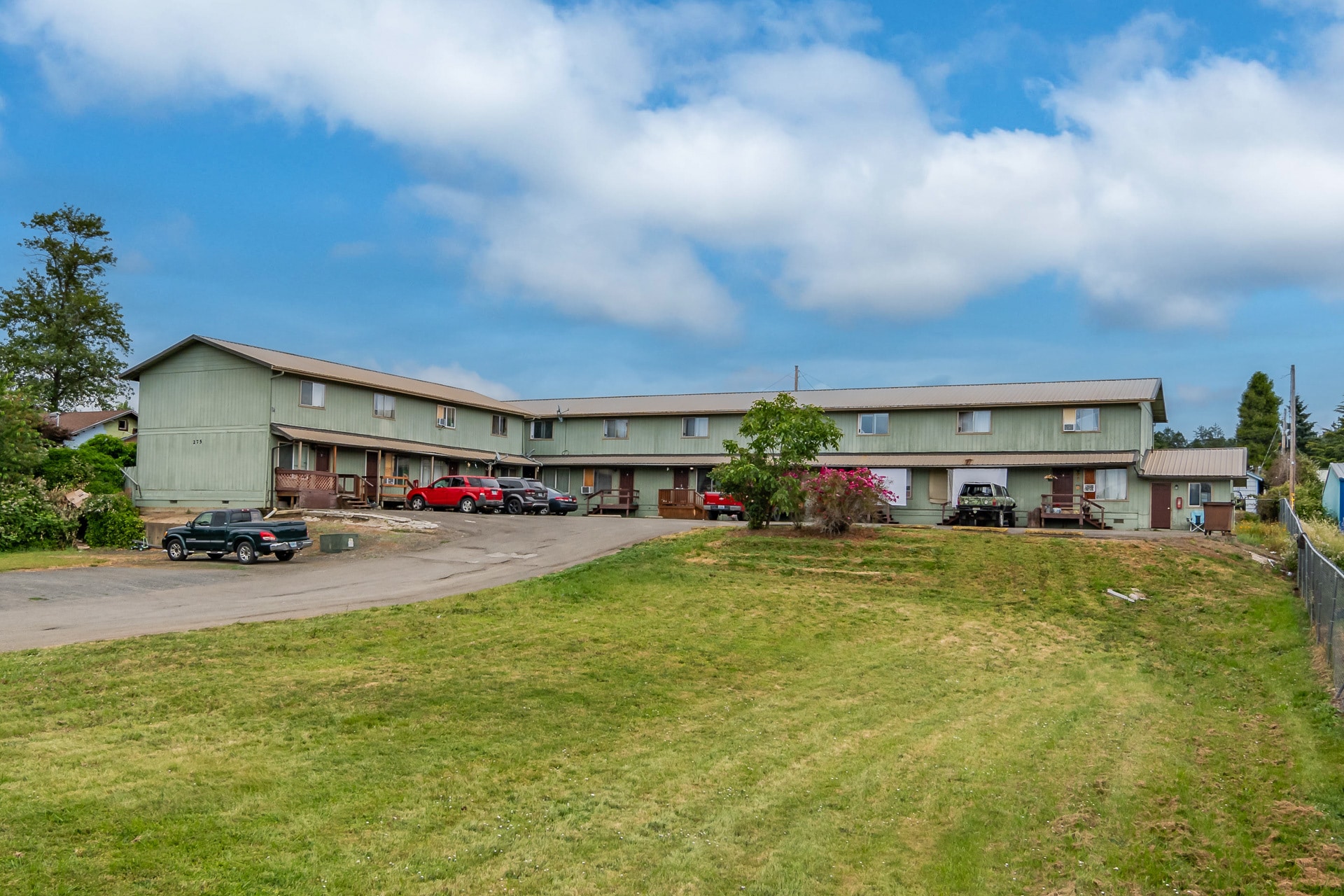 275 NW Rose St, Winston, OR à vendre Photo principale– Image 1 sur 6