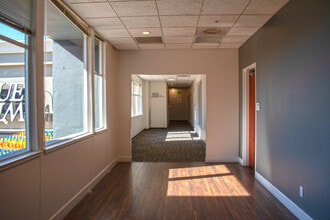 375 Healdsburg Ave, Healdsburg, CA à louer Photo intérieure– Image 1 sur 5