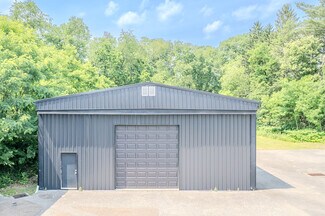 Plus de détails pour 2555 Leechburg Rd, Lower Burrell, PA - Industriel/Logistique à louer