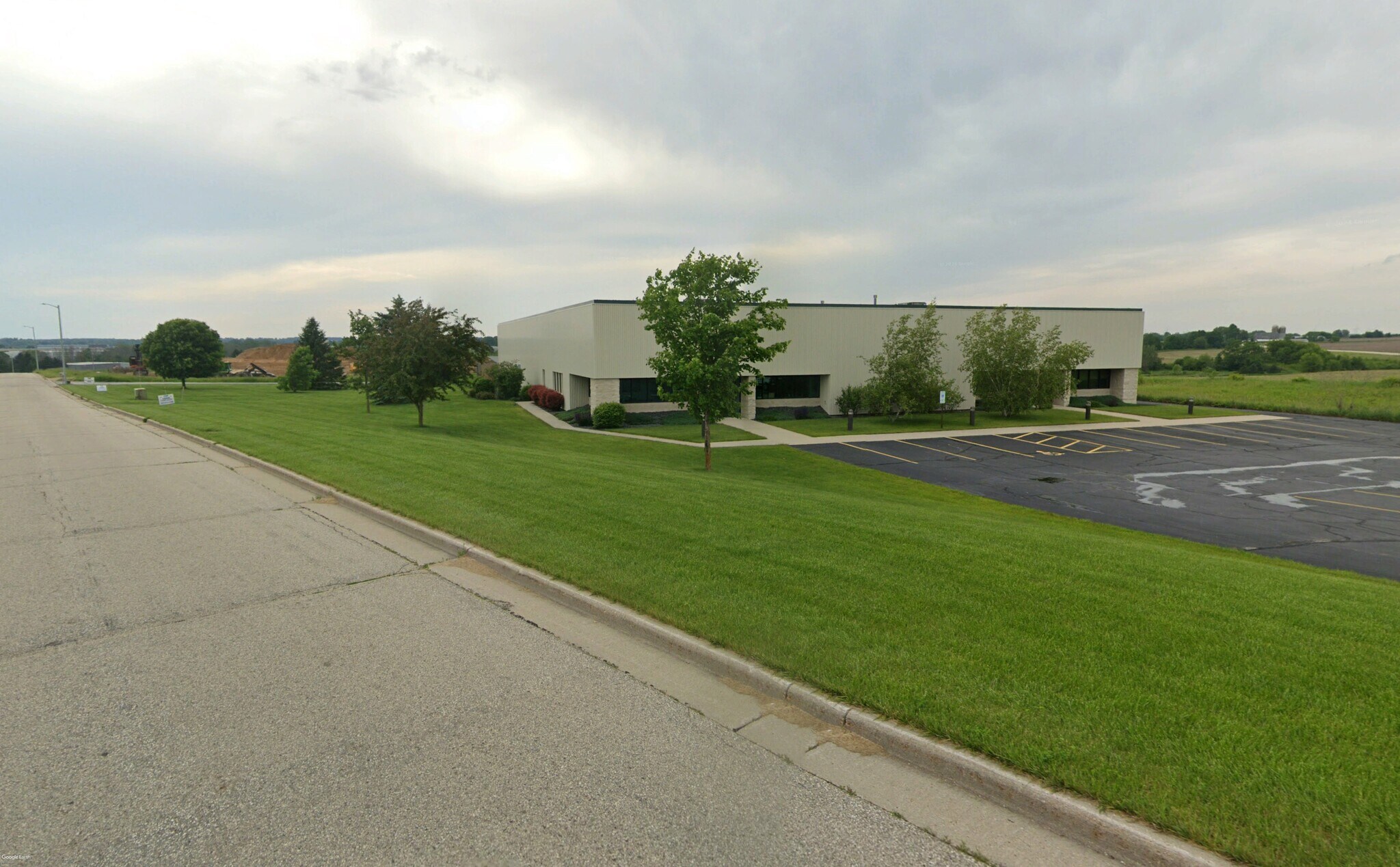 1665-1667 Independence Ave, Hartford, WI à louer Photo principale– Image 1 sur 6