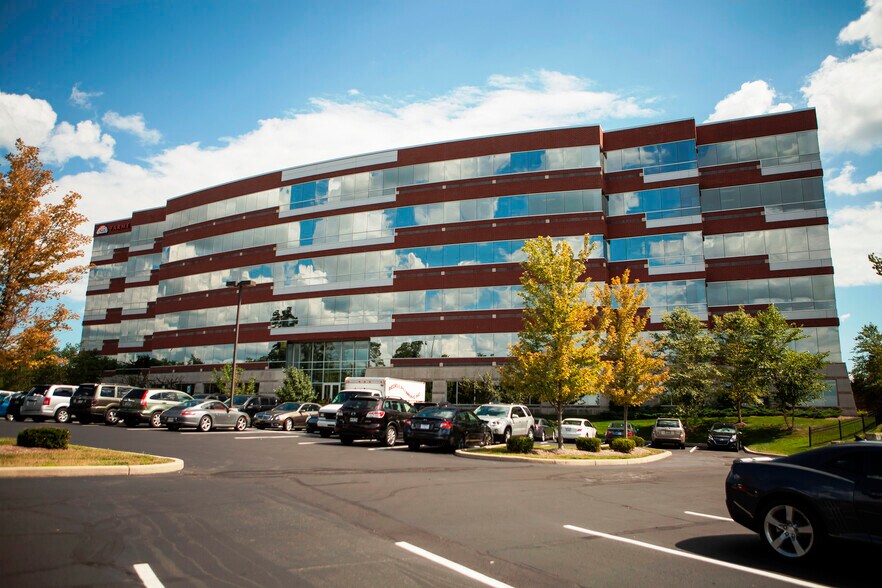 8415 Allison Pointe Blvd, Indianapolis, IN à louer - Photo de l’immeuble – Image 1 sur 9