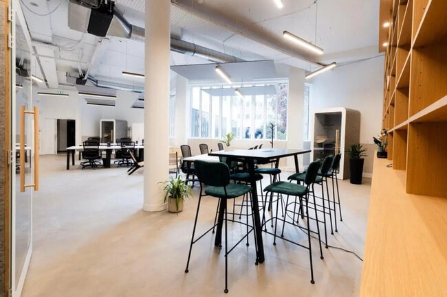 Plus de détails pour 32 Rue René Boulanger, Paris - Coworking à louer