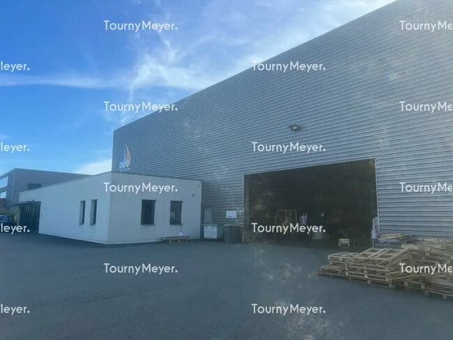 Plus de détails pour Local d'activités à louer