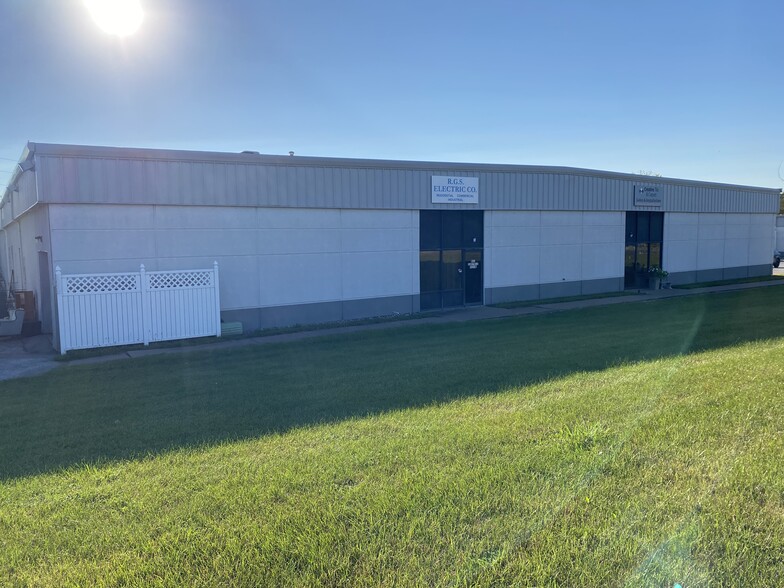 5107-5114 Tremont Ave, Davenport, IA à louer - Photo de l’immeuble – Image 1 sur 6