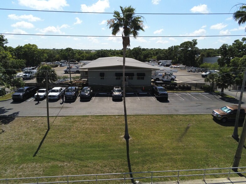 11150 49th St N, Clearwater, FL à louer - Photo de l’immeuble – Image 3 sur 25