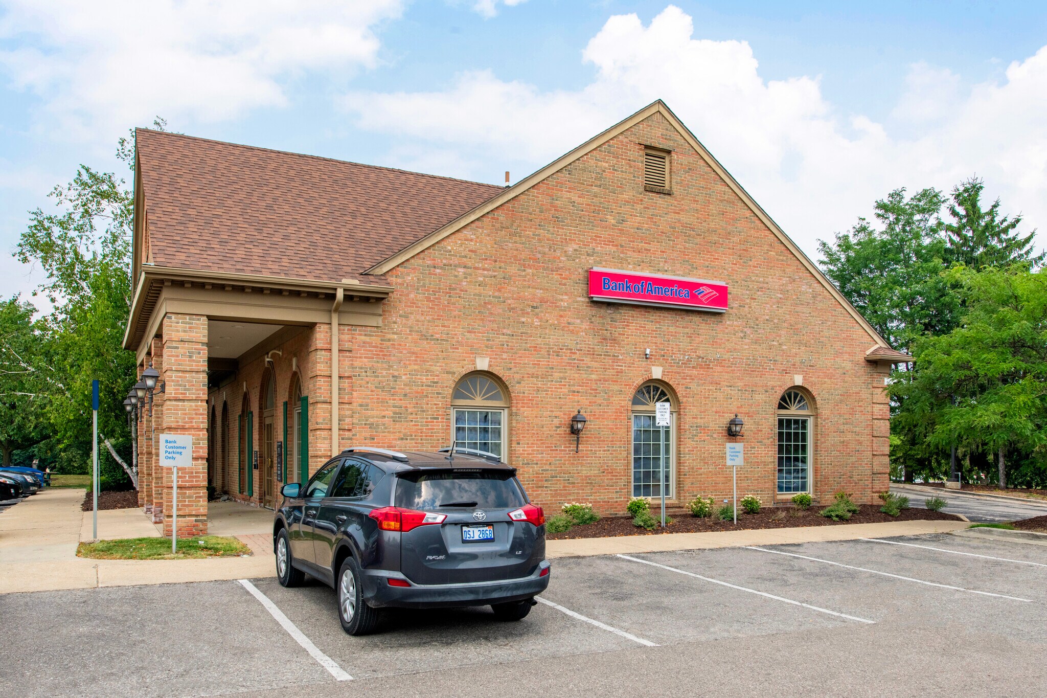 395 Briarwood Cir, Ann Arbor, MI à vendre Photo de l’immeuble– Image 1 sur 5