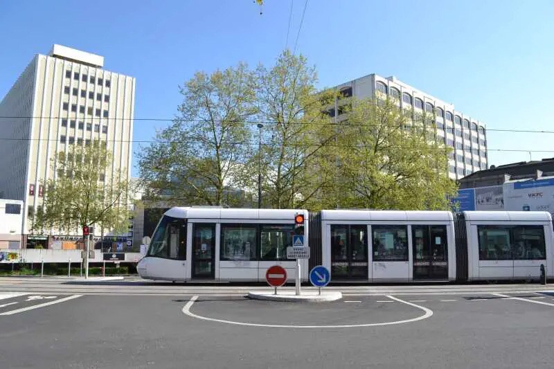 Bureau dans Rouen à vendre - Photo de l’immeuble – Image 2 sur 3