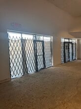 2555 E Tropicana Ave, Las Vegas, NV à louer Photo de l’immeuble– Image 1 sur 2