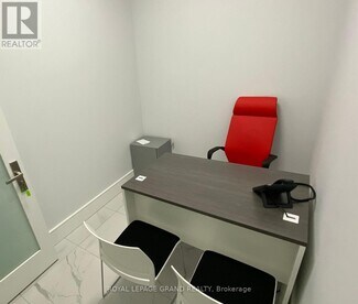 Plus de détails pour 30 Melanie Dr, Brampton, ON - Bureau à louer