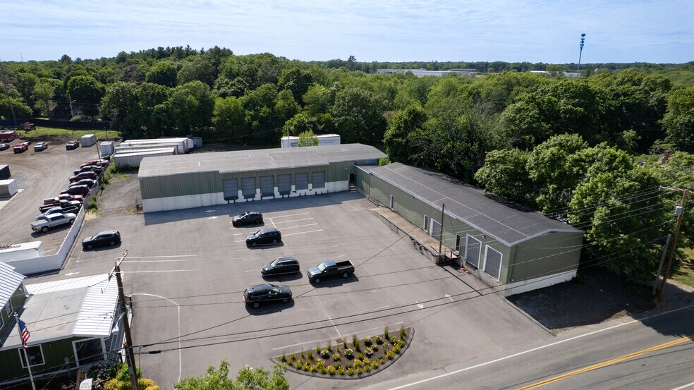 678 Adams St, Abington, MA à louer - Photo de l’immeuble – Image 2 sur 16