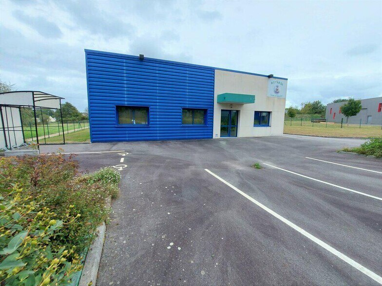 Industriel/Logistique dans Treillières à louer - Photo de l’immeuble – Image 1 sur 6