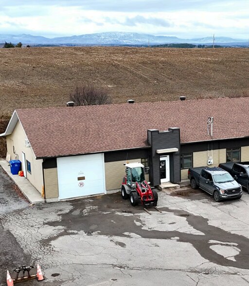 1266 Rue De Vimy, Le Fjord-du-Saguenay, QC à vendre - Photo de l’immeuble – Image 1 sur 1