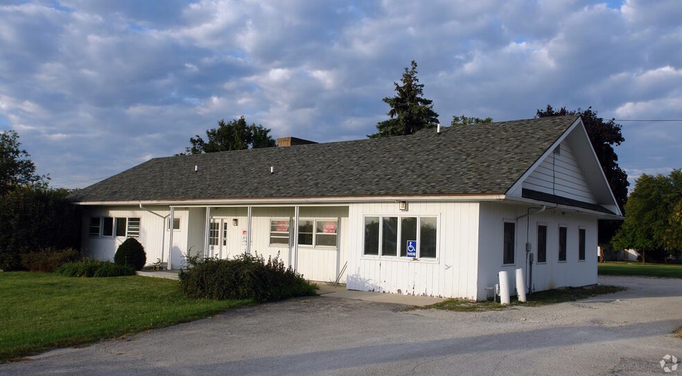 251 N Bolingbrook Dr, Bolingbrook, IL à vendre - Photo de l’immeuble – Image 2 sur 2