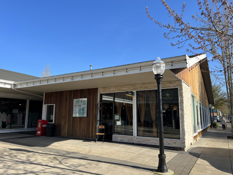 2805-2849 Oak St, Eugene, OR à louer - Photo de l’immeuble – Image 2 sur 11