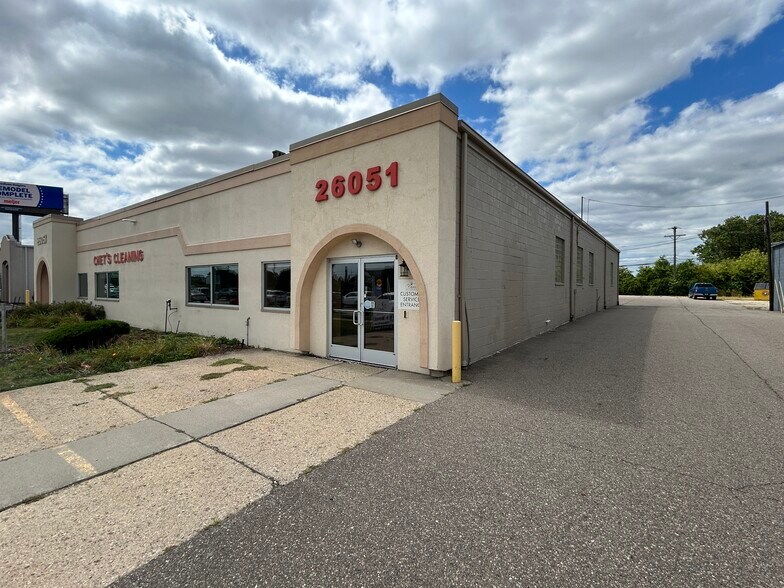 26051 Dequindre Rd, Madison Heights, MI à vendre - Photo de l’immeuble – Image 3 sur 13