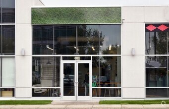 15 Sunpark Plz SE, Calgary, AB à louer Photo de l’immeuble– Image 2 sur 2