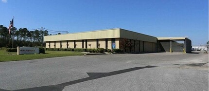 8801 Grow Dr, Pensacola, FL à vendre Photo de l’immeuble– Image 1 sur 20