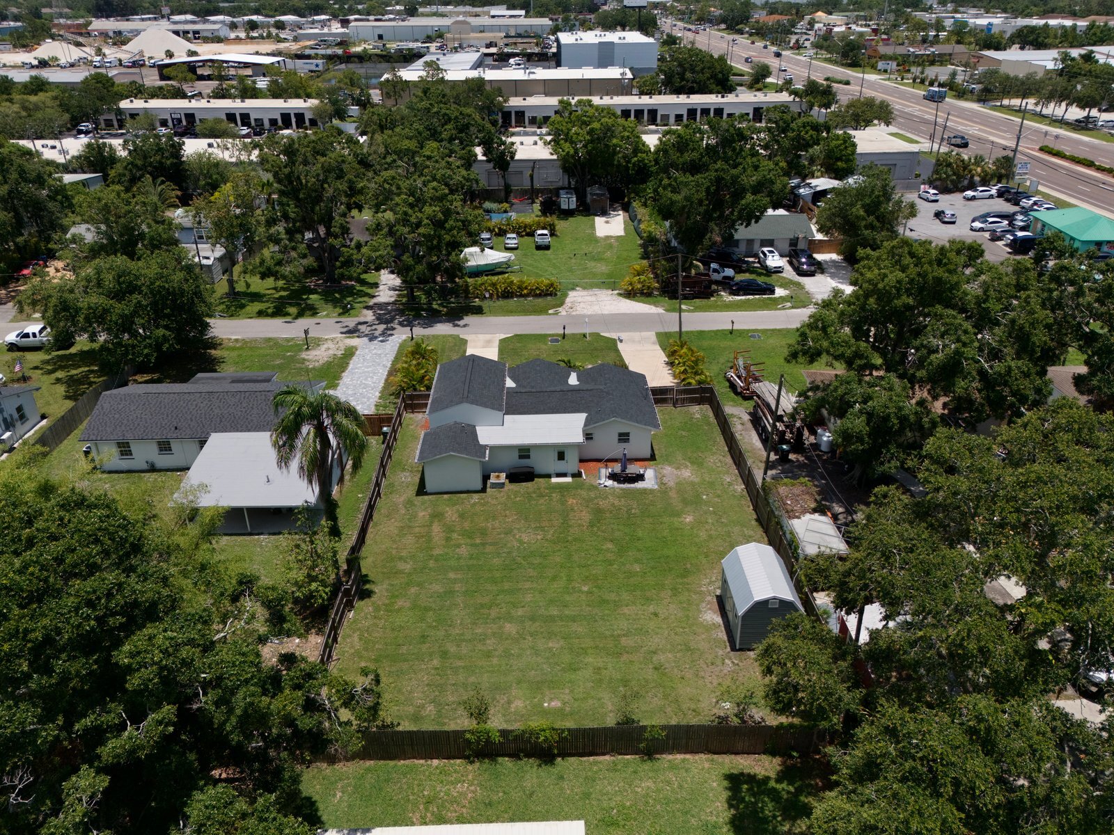 2306 Cheryl Rd, Largo, FL à vendre Photo de l’immeuble– Image 1 sur 25
