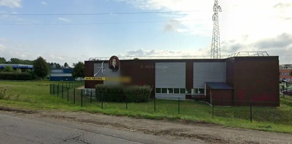 Local commercial dans Val-de-Reuil à louer - Photo de l’immeuble – Image 1 sur 1