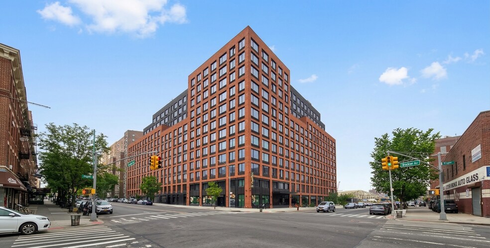 40 Bruckner Blvd, Bronx, NY à louer - Photo de l’immeuble – Image 3 sur 67