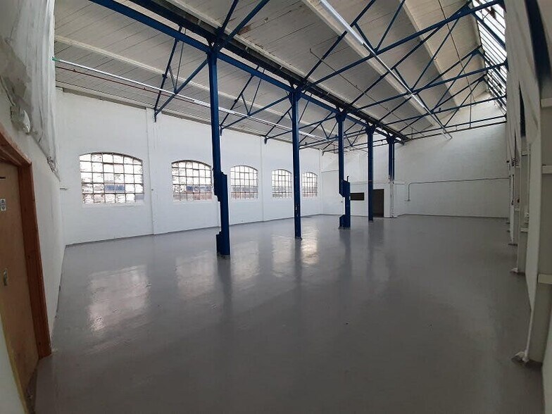 35 Bristol Rd, Gloucester à louer - Photo de l’immeuble – Image 3 sur 3