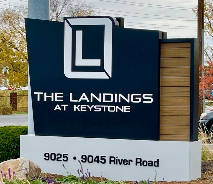 9025 N River Rd, Indianapolis, IN à louer - Photo de l’immeuble – Image 2 sur 10