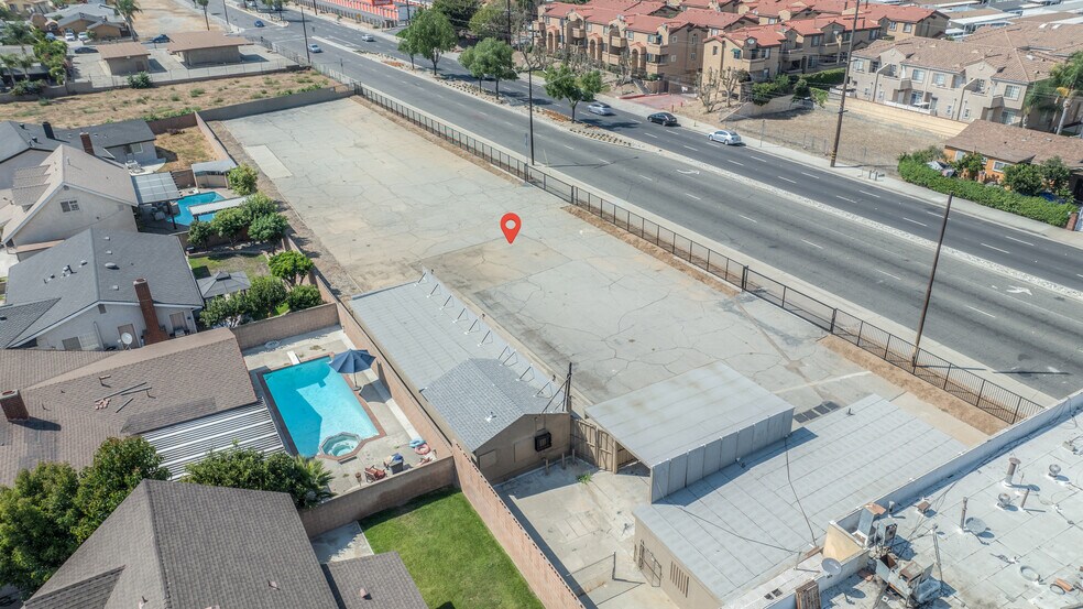 8642 Beverly Blvd, Pico Rivera, CA à vendre - Aérien – Image 3 sur 8