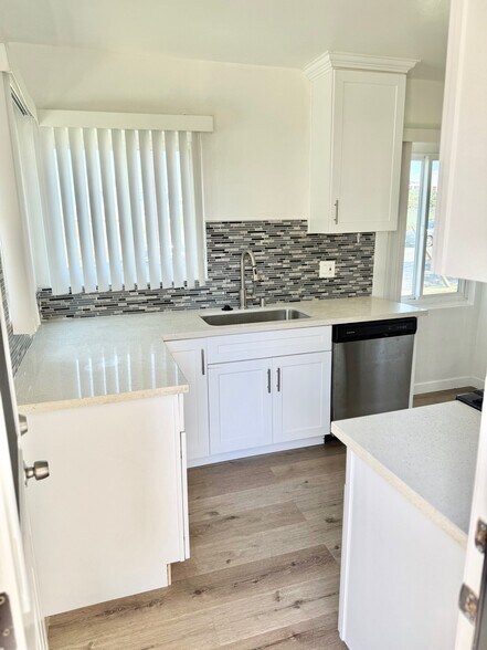 1112 E Imperial Ave, El Segundo, CA à vendre - Photo de l’immeuble – Image 3 sur 13