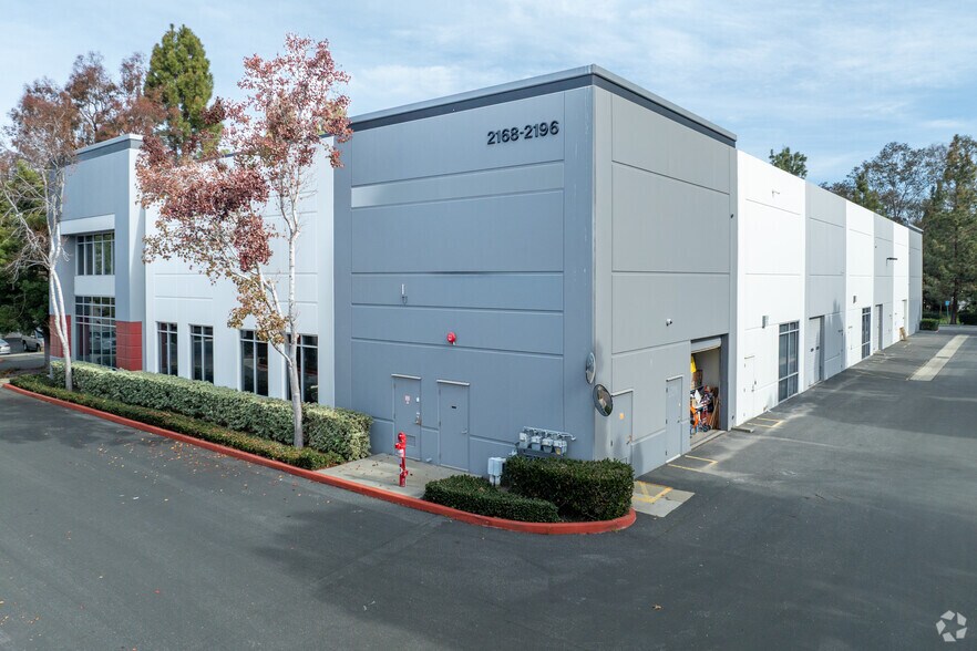 2168-2196 Ringwood Ave, San Jose, CA à louer - Photo de l’immeuble – Image 3 sur 27